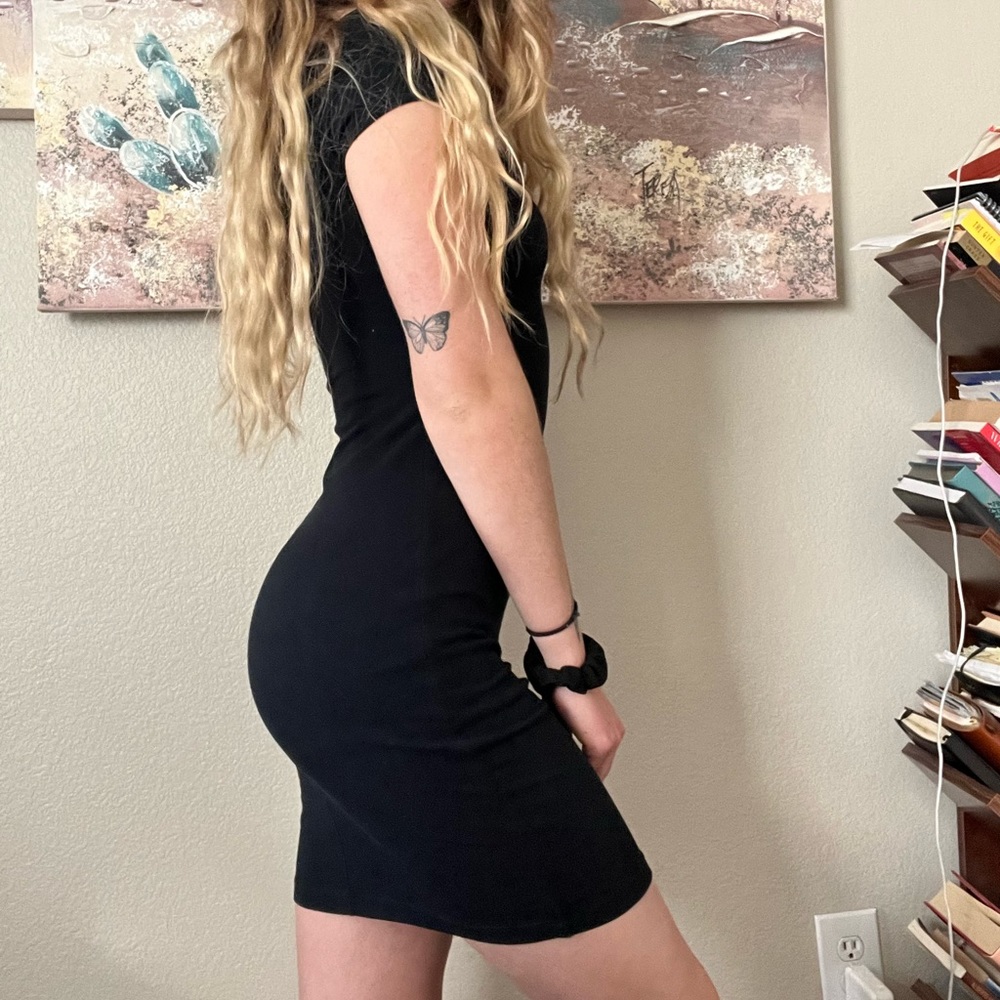 Perfect little black dress - Picture 6 of 6